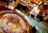 Dealer là gì? Vai trò của Dealer trong các ván bài Casino trực tuyến? dealer là gì