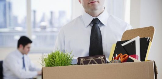 Điềm báo bất ngờ khi mơ thấy bị đuổi việc? mơ bị đuổi việc