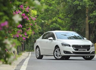 Mơ thấy xe ô tô đánh con gì để trúng lớn? mơ thấy ô tô