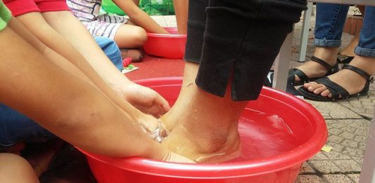 Nên đánh con gì khi mơ thấy bàn chân? Nằm mơ thấy rửa chân