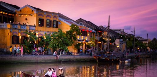 Nằm mơ thấy đi thuyền trên sông và con số may mắn sẽ về Nằm mơ thấy đi thuyền trên sông