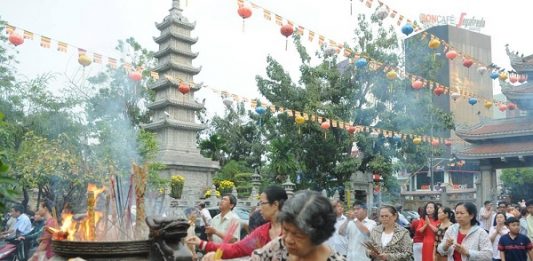 Ý nghĩa giấc mơ thấy đi chùa – Con lô đề may mắn liên quan mơ thấy đi chùa